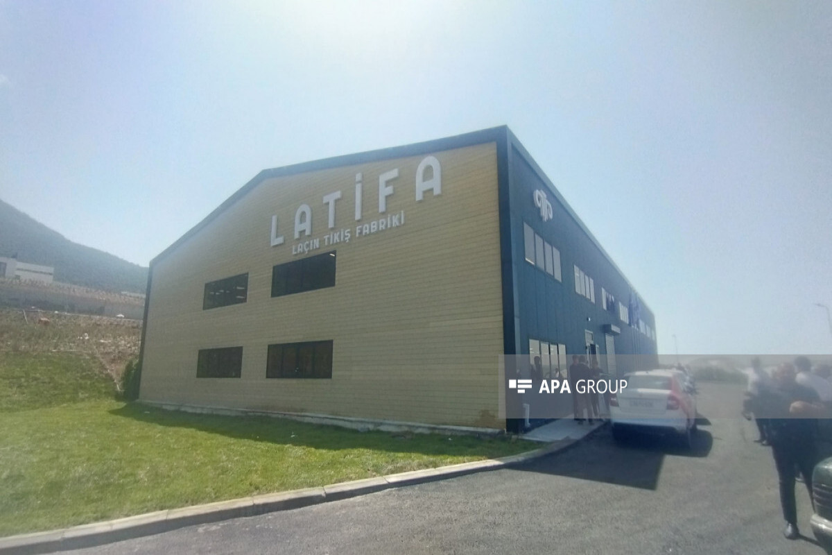 Medya Turu, Lachin - Fotoğrafta "Latia" Dikiş Fabrikası'na organize edildi