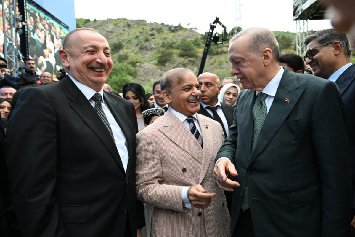 Pakistan Başbakanı: Azerbaycan ve Türkiye Başkanlarının desteğini asla unutmayacağız