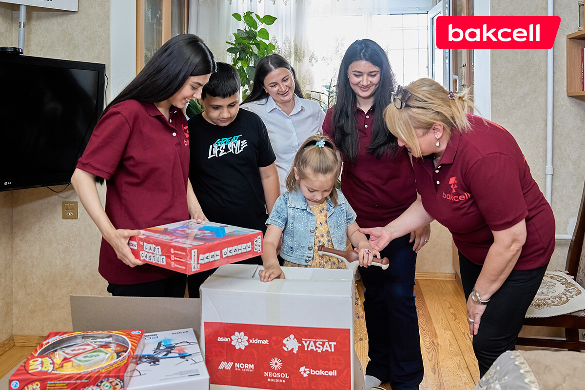 Bakcell, Yahar Vakfı'nın hediye karavanına katıldı