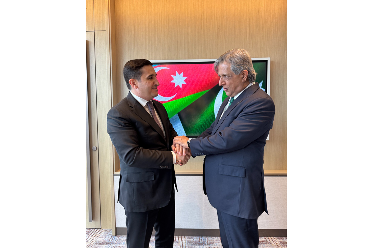Farid Ahmadov, Pakistan Hukuk ve Adalet Bakanı ile bir araya geldi