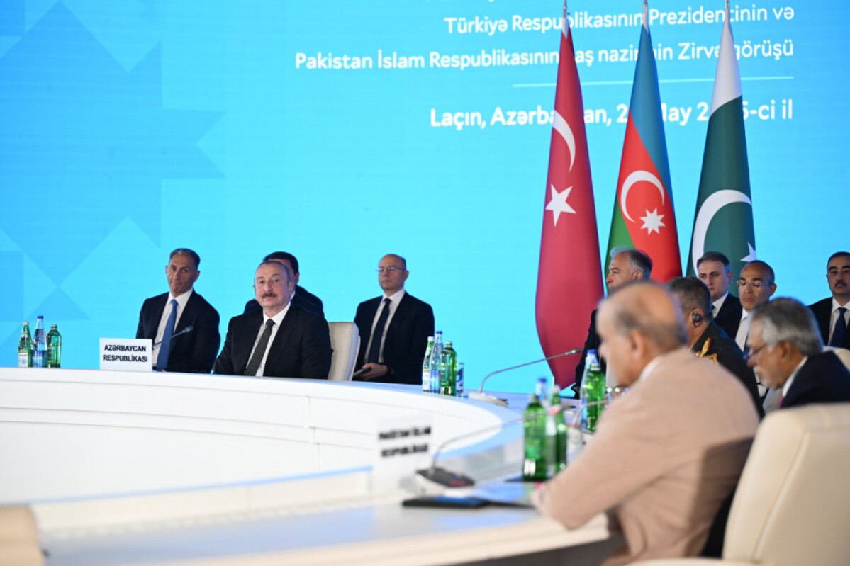 Şahbaz Şerif: Pakistan'ın serveti, Türkiye ve Azerbaycan gibi samimi kardeşler olduğunu söylüyor