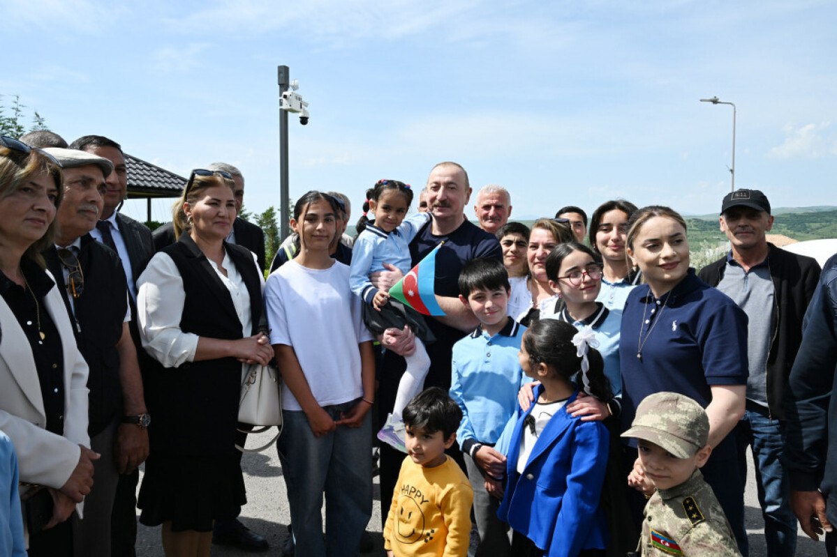 Başkan Ilham Aliyev, Lachin - Fotoğraf - Güncellenmiş sakinlerle bir araya geldi