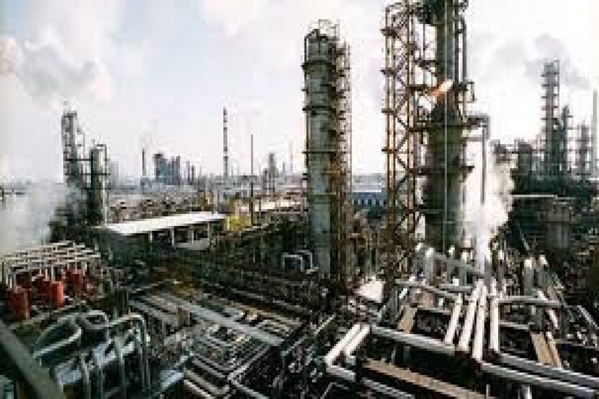 Geçen yıl petrol rafinerisinin modernizasyonu için 407.9 milyon manat tahsis edildi.