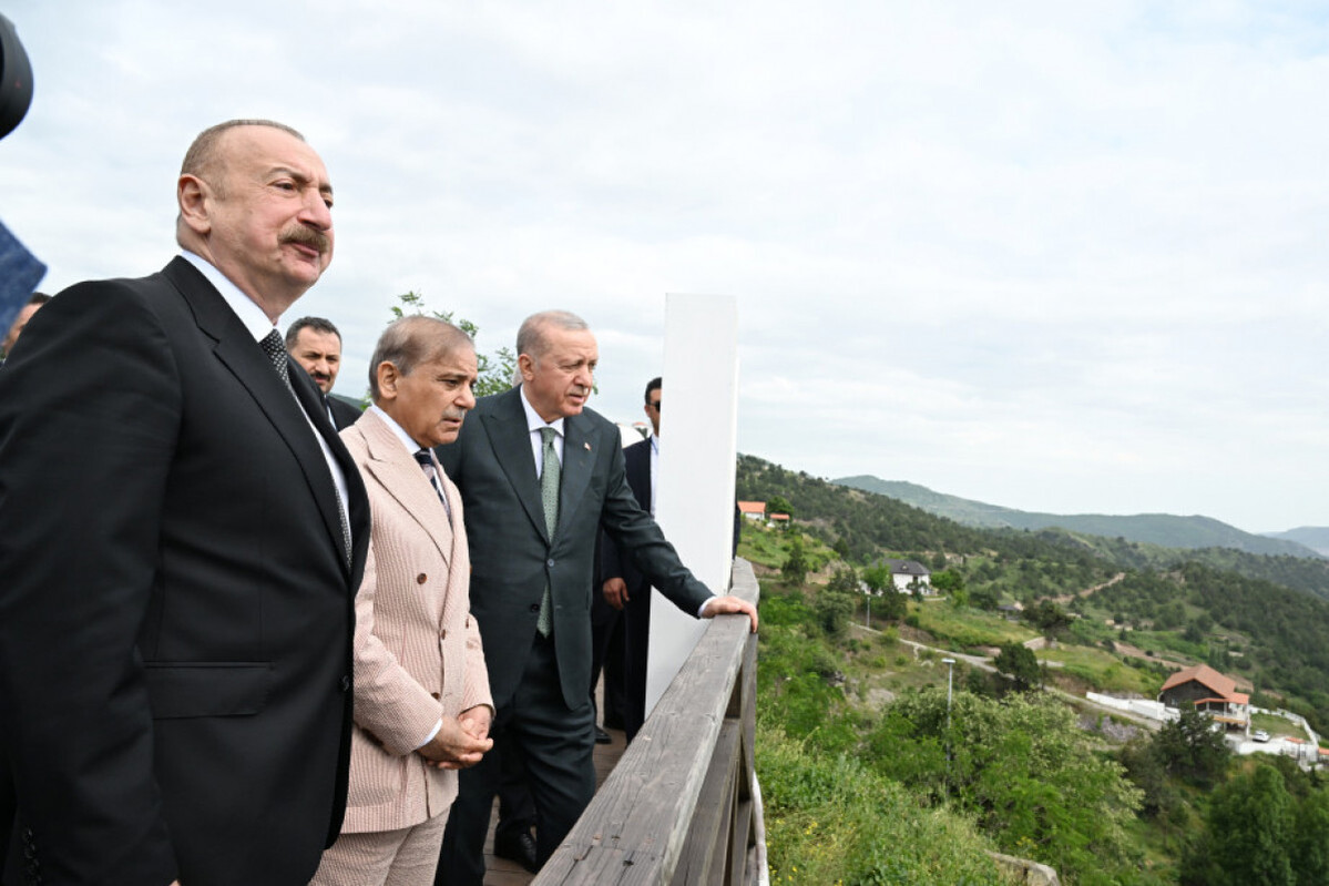 Azerbaycan ve Türkiye Başkanları, Lachin'deki Pakistan Başbakanı