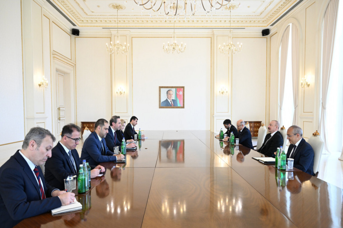 Başkan Ilham Aliyev, Türkiye Enerji ve Doğal Kaynaklar Bakanı aldı - güncellendi