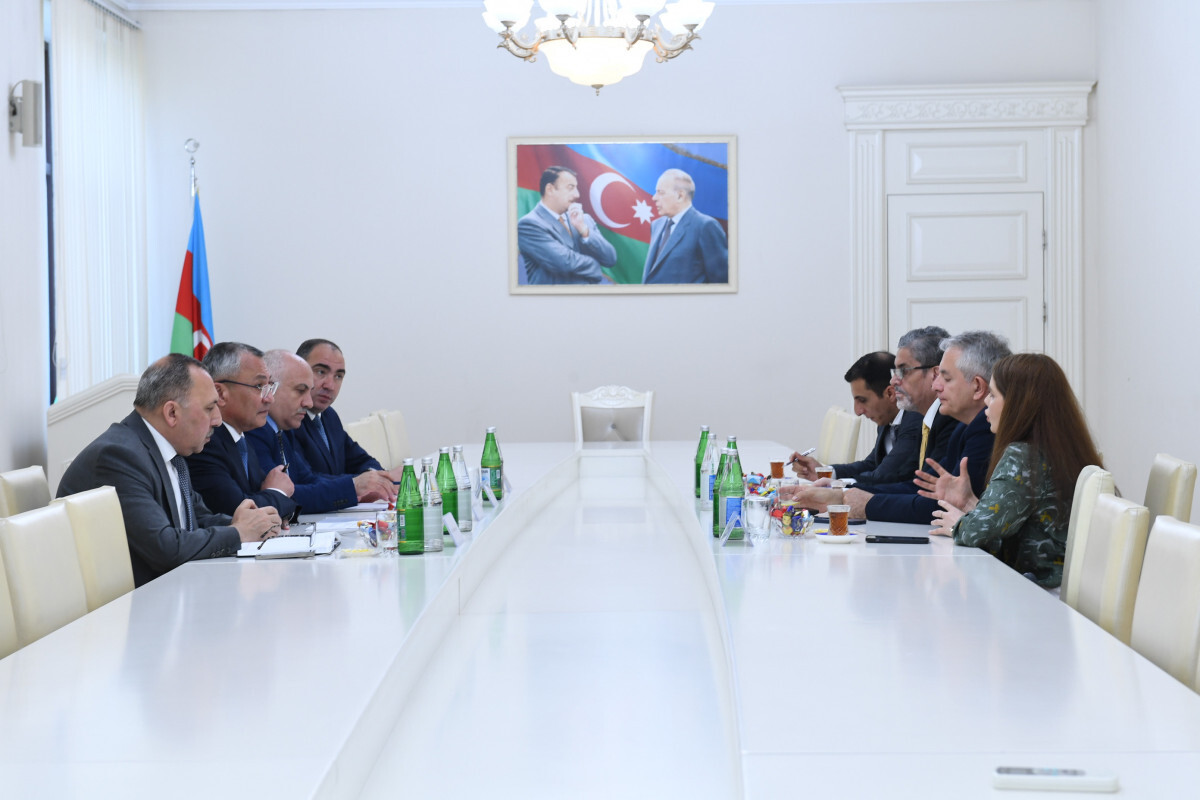 Devlet komitesinde yabancı gazetecilerle bir toplantı yapıldı