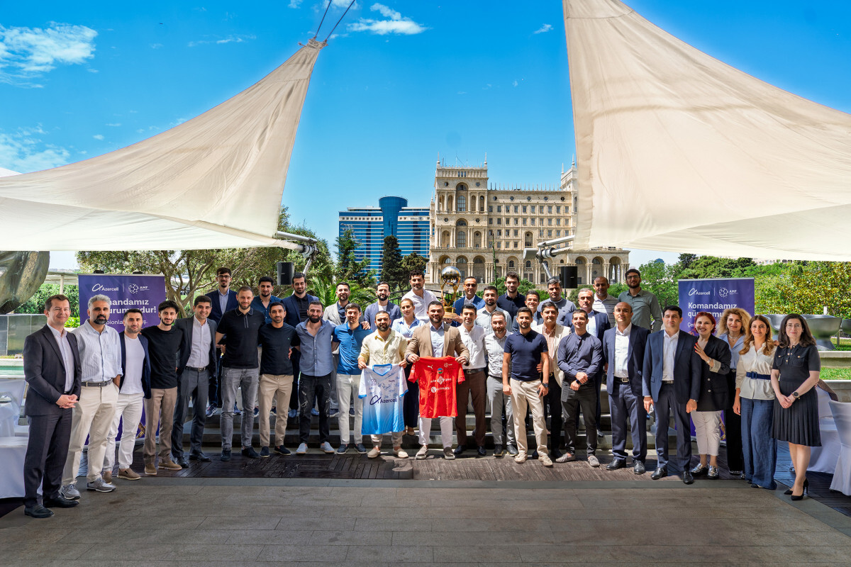 Azercell dünya şampiyonlarını tebrik etti