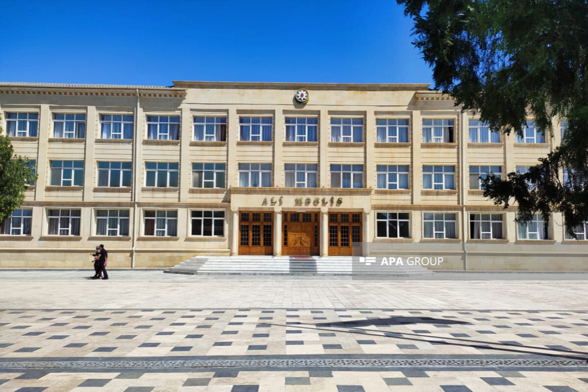 Adaylar için gereksinimler Nakhchivan AR'nin Yüksek Meclisi başkanlığına indirgenmiştir