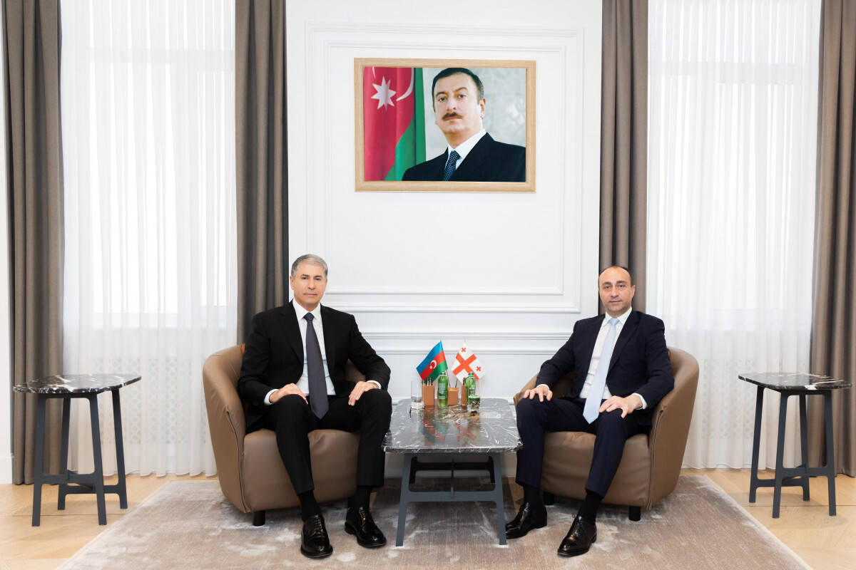 Vilayat Eyvazov Gürcü İçişleri Bakanı ile bir araya geldi