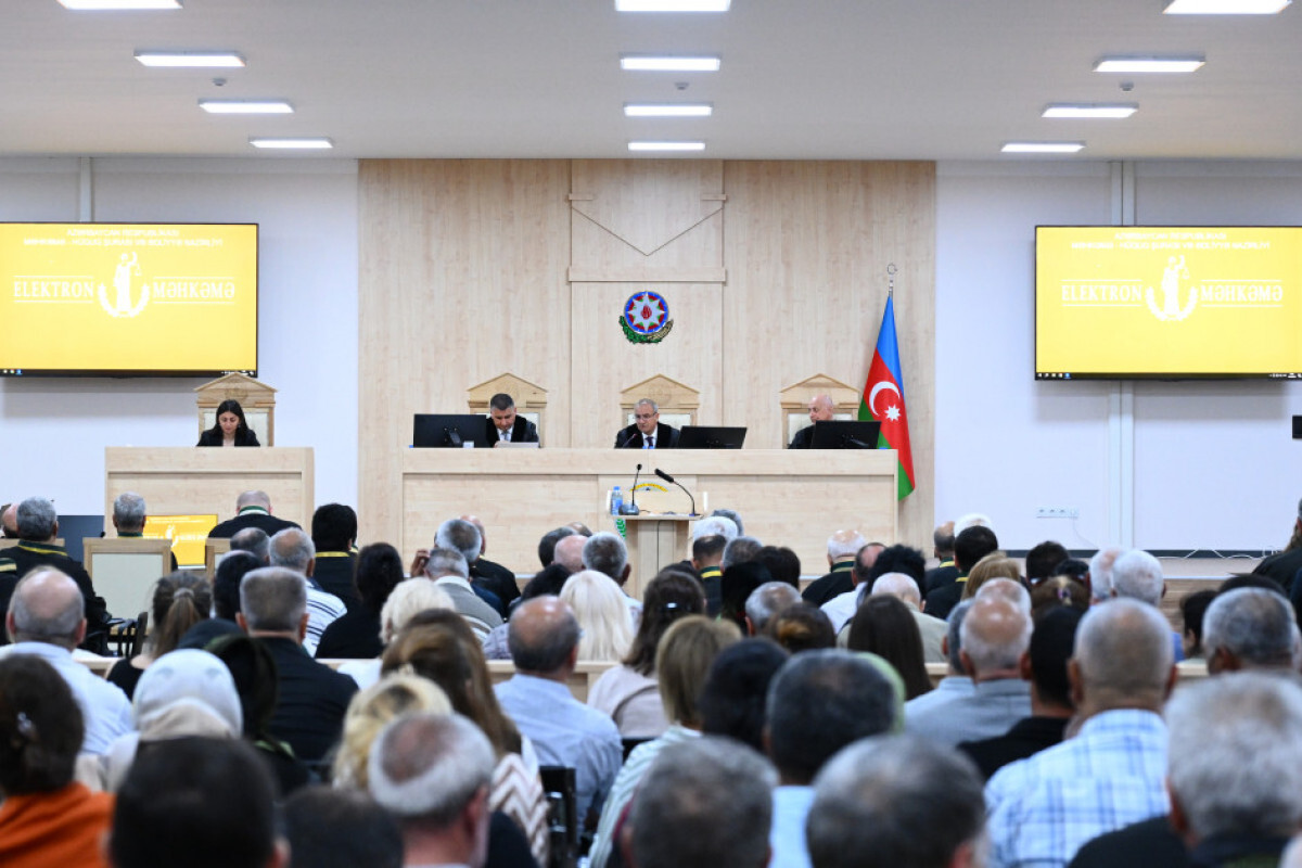 Ermenistan'ın Azerbaycan Sivil Altyapısı'na verilen hasarla ilgili belgeler mahkemede incelenmiştir.