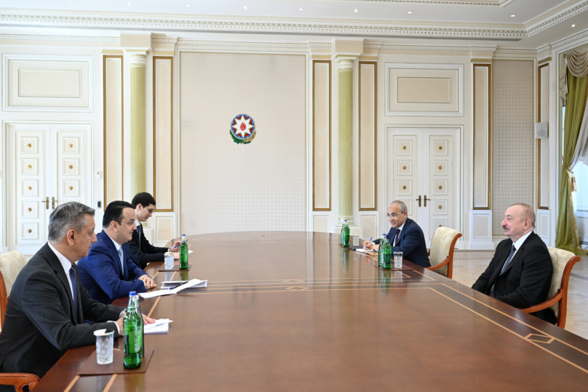 Başkan Ilham Aliyev, Özbekistan Yatırım, Sanayi ve Ticaret Bakanı'nı aldı
