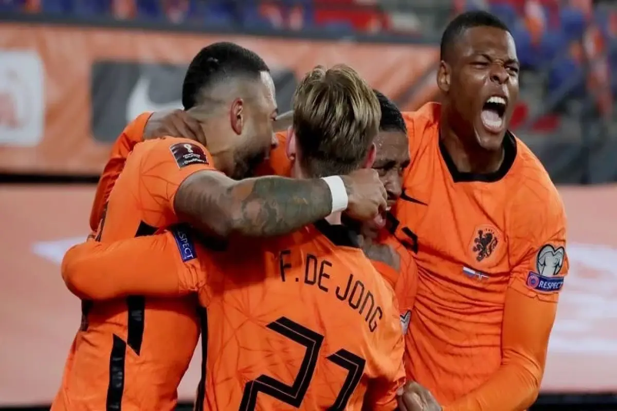 Hollanda Malta'yı parçaladı