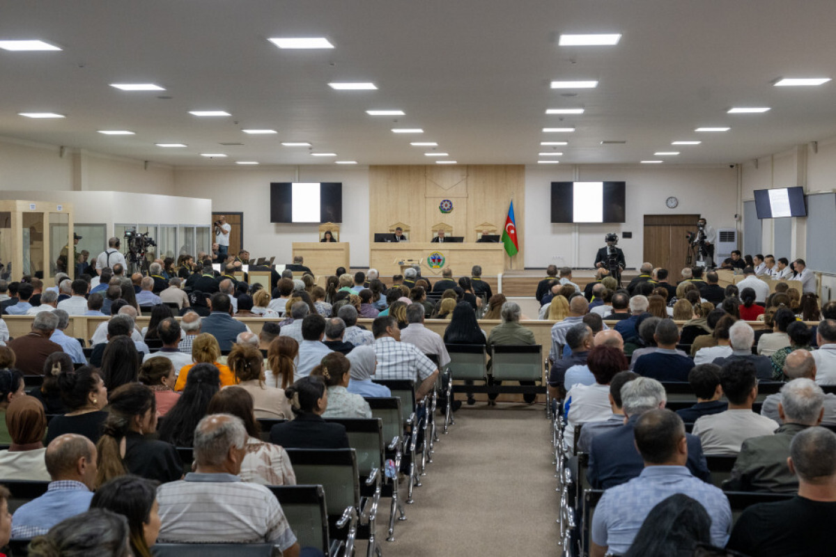 Ermenistan'ın Azerbaycan'ın sivil altyapısına verdiği zararlara ilişkin belgeler mahkemede incelenmiştir.