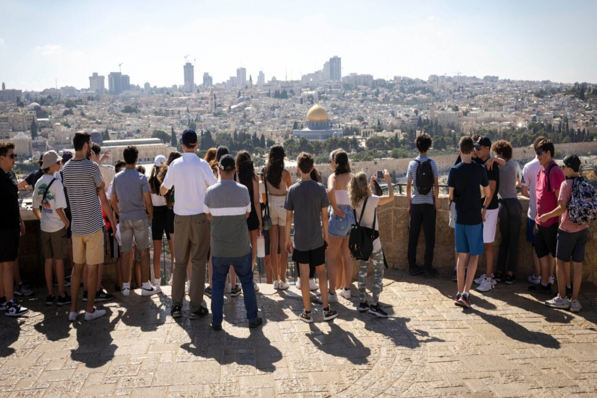 İsrail'de 40.000 turist kapandı