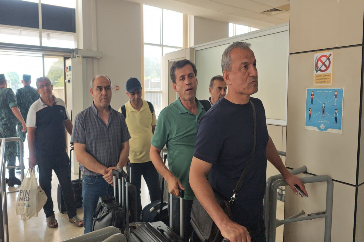 10 İran'dan Tacik vatandaşı Azerbaycan'da Tahliye edildi - Fotoğraf