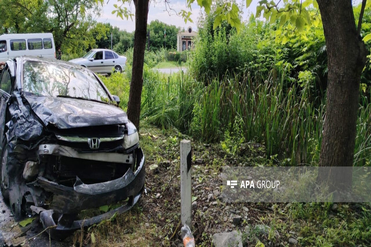 Gakh'da bir trafik kazasında bir aile ve iki kız kardeşin 4 üyesi yaralandı - güncellendi - fotoğraf