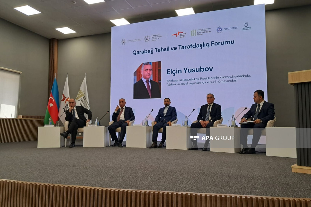 Khantandi Karabakh Eğitim ve Ortaklık Forumu'nda bir panel tartışıldı