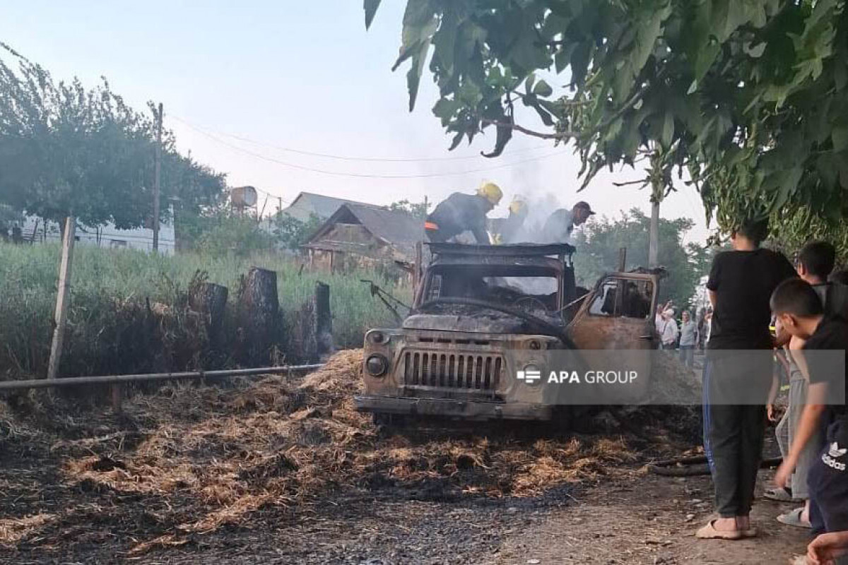 Çim Bala Taşyan Kamyonu Celilabad'da Yakıldı - Video