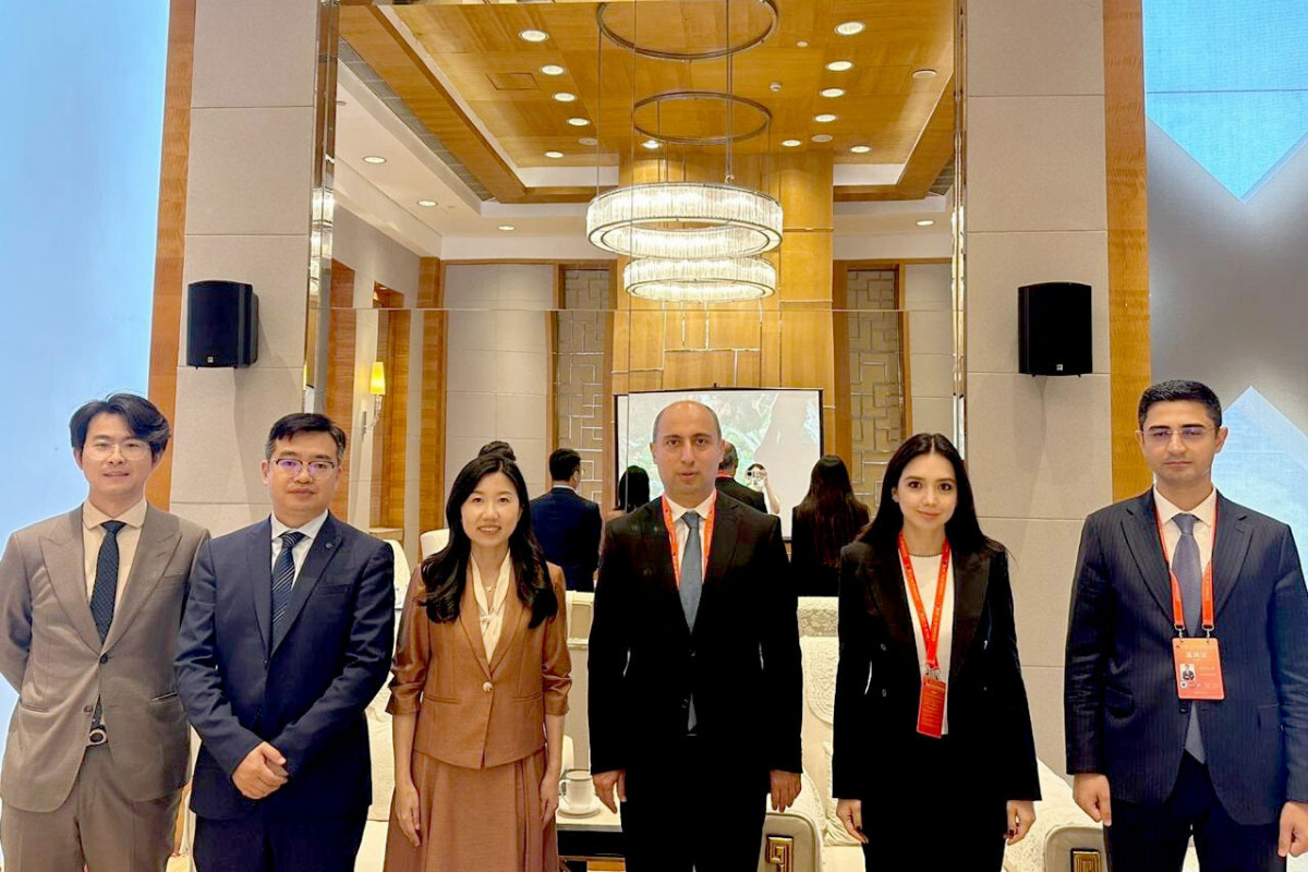 Bilim ve Eğitim Bakanı Huawei Müdürü ile bir araya geldi