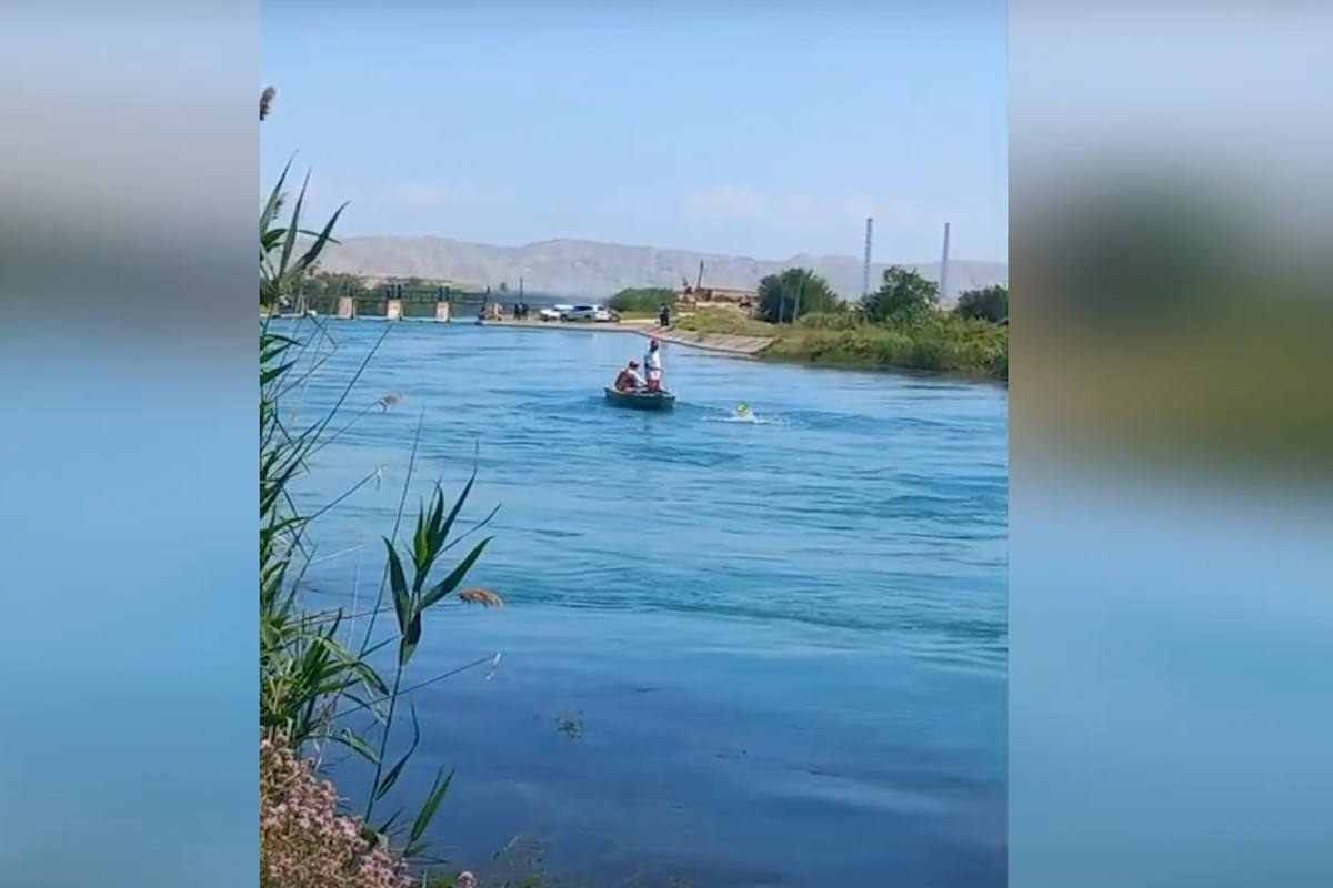 Karabakh Kanalı'nda Gencin Aramice Egzersizleri Giyinme Devam Ediyor - Video
