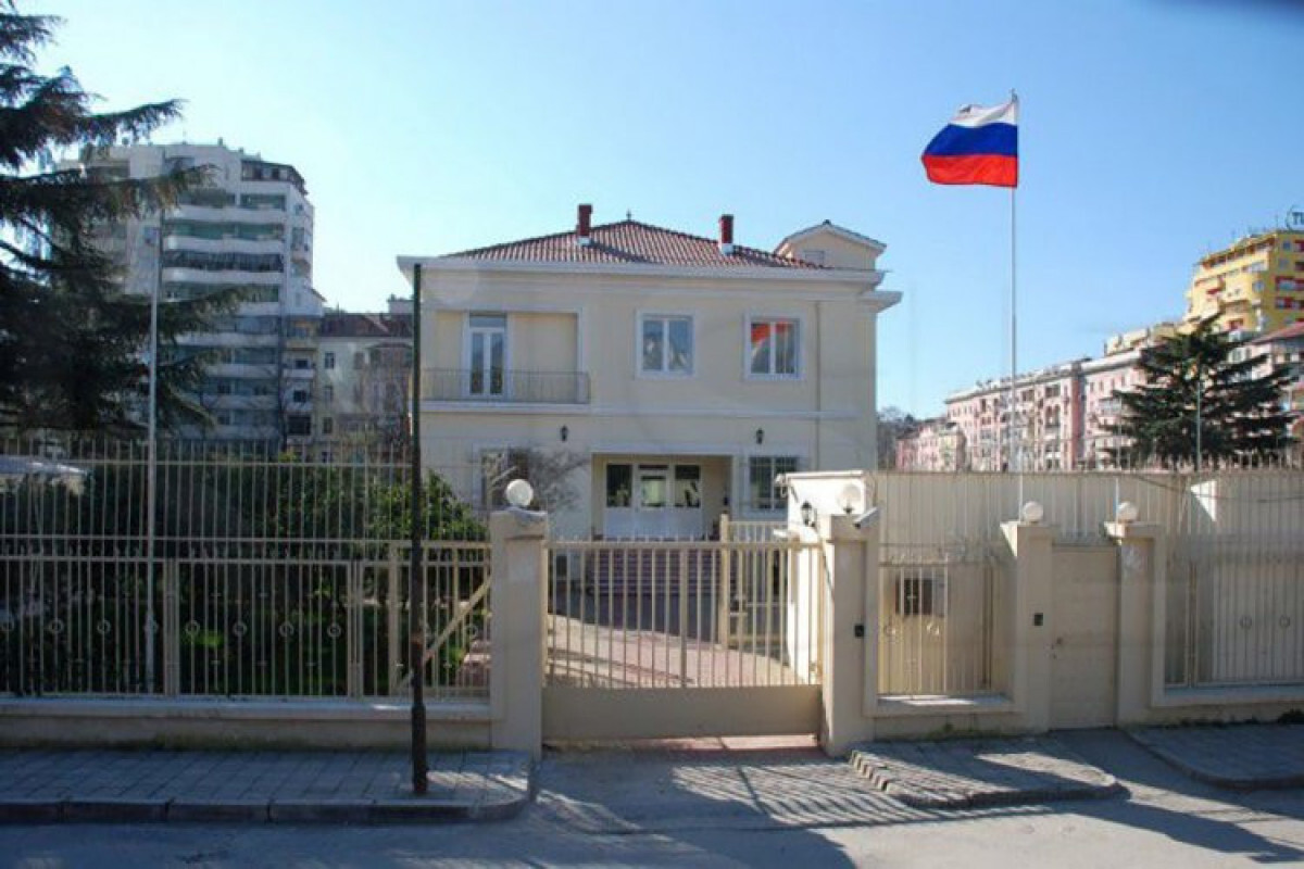 Azerbaycan'da Rusya Büyükelçiliği Binası