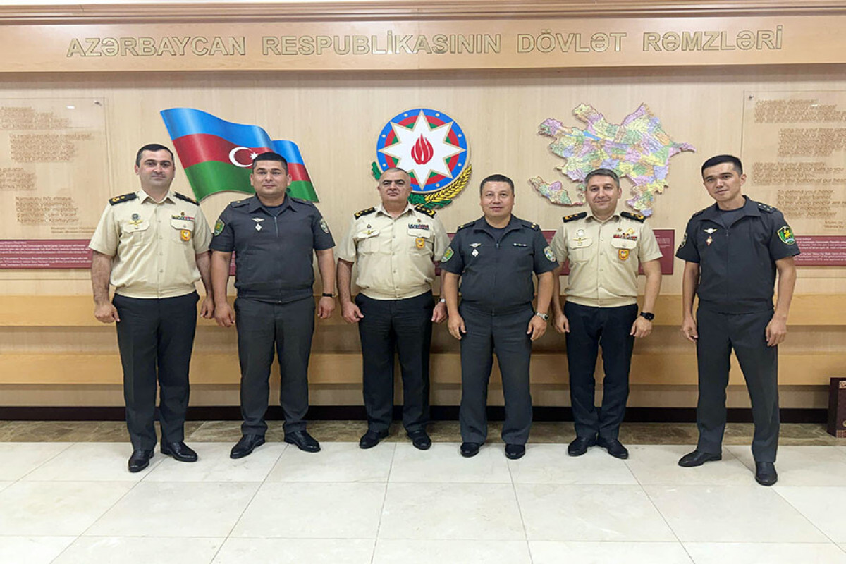 Azerbaycan ve Özbek askeri uzmanları Bakü'de bir araya geldi