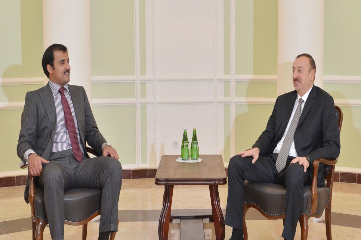 Katar Emiri Başkan Ilham Aliyev'i tebrik etti