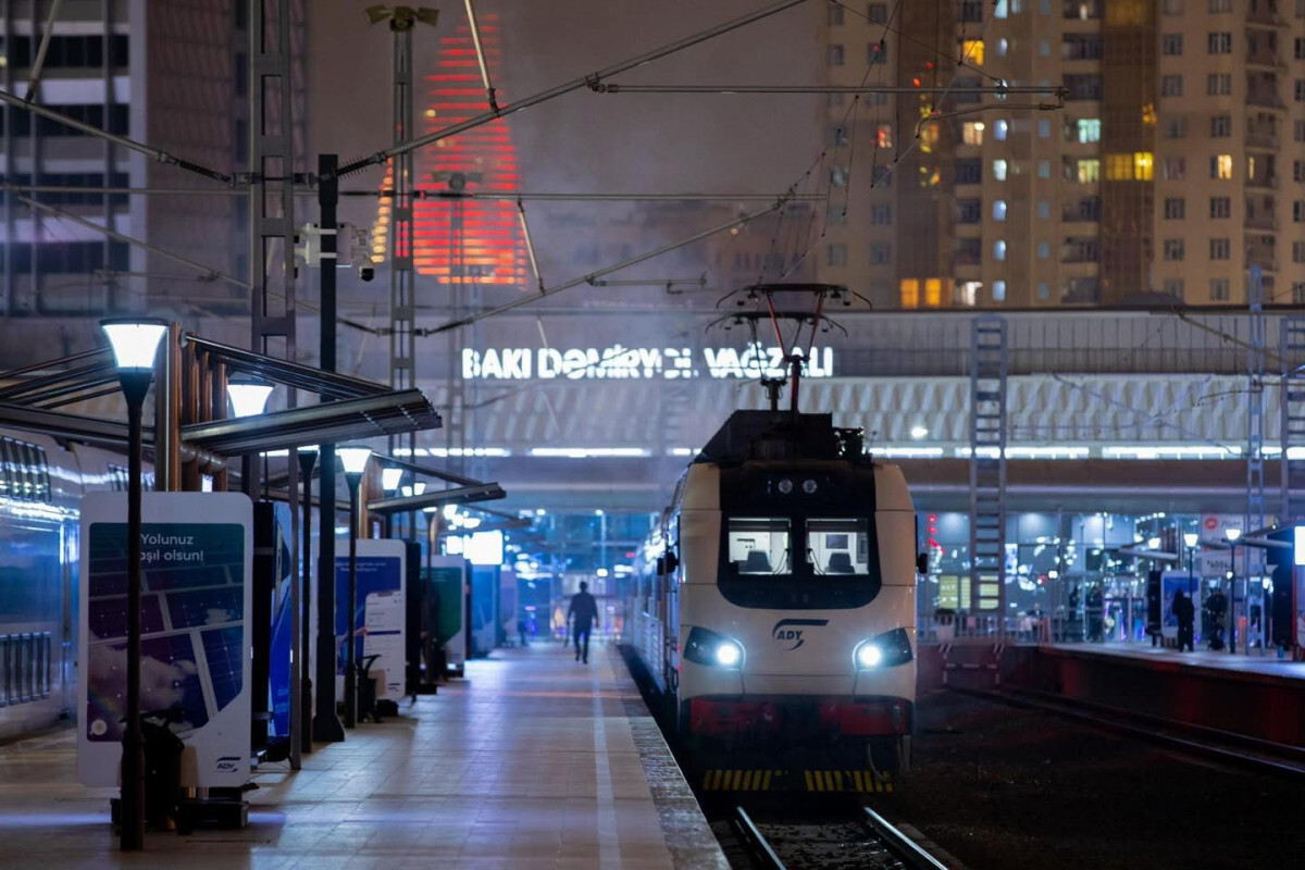 Ady, tatillerde yoğun bir çalışma modunda çalışır