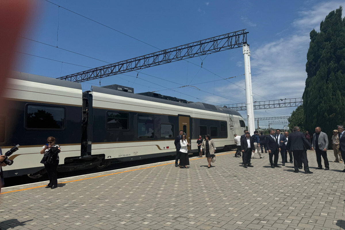 Azer Farajov: "Tren Bakü'den beş saat Kazak gidecek"