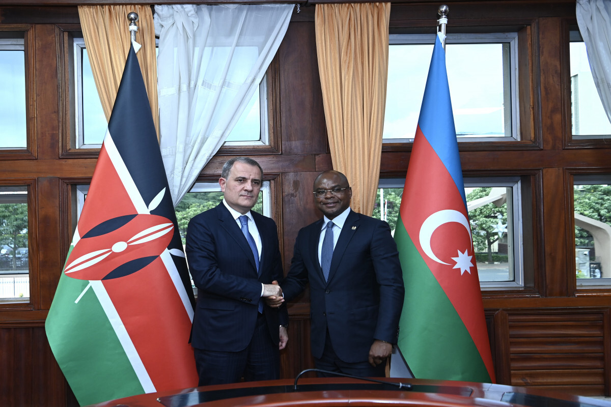 Jeyhun Bayramov, Kenya Cumhuriyeti Senato Senatosu Başkanı ile bir araya geldi.
