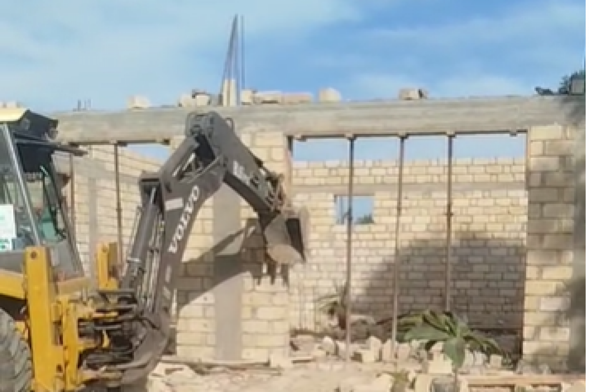 Agjabadi'de yasadışı bina yeniden tasarlandı - video