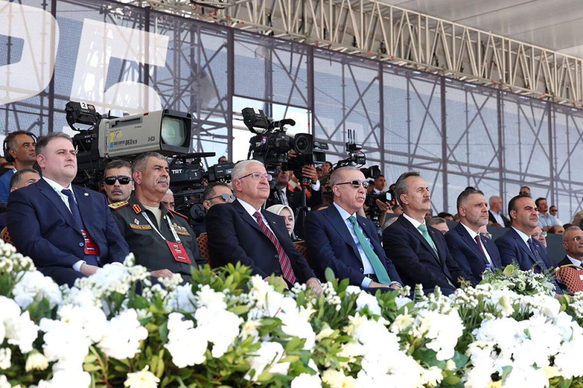 Azerbaycan MN liderliği Türkiye'de "IDEF 2025" sergisine katılıyor