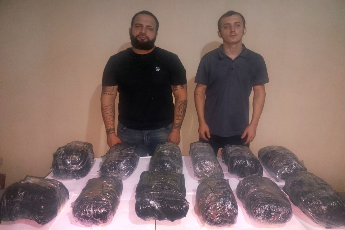 İran'dan Azerbaycan'a uyuşturucu ilaçları önlendi ve iki kişi gözaltına alındı