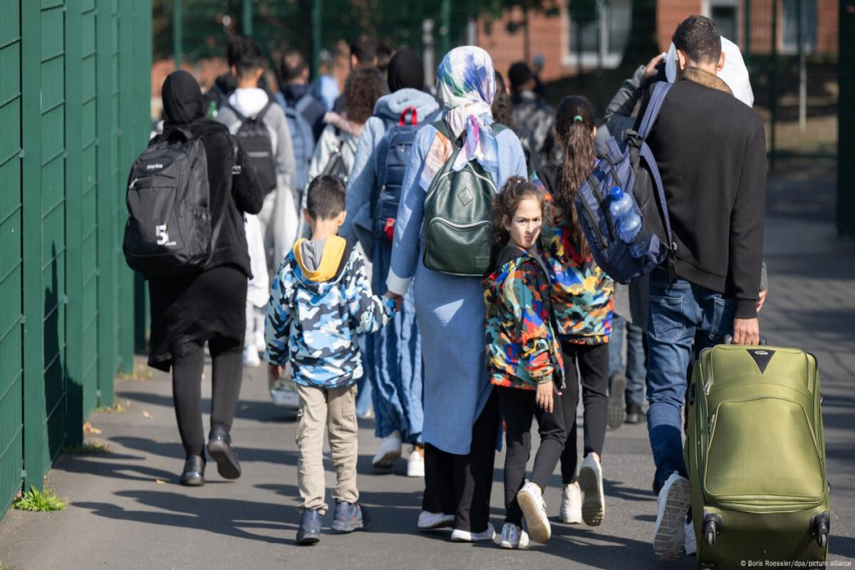 Almanya yabancı vatandaşları sınır dışı etmeye başladı