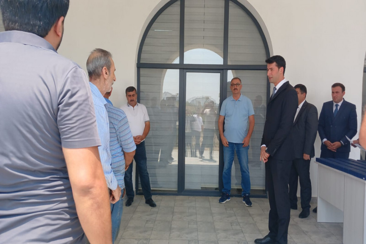 Bir sonraki göç karavanı cebirine ulaştı ve anahtarlar sunuldu
