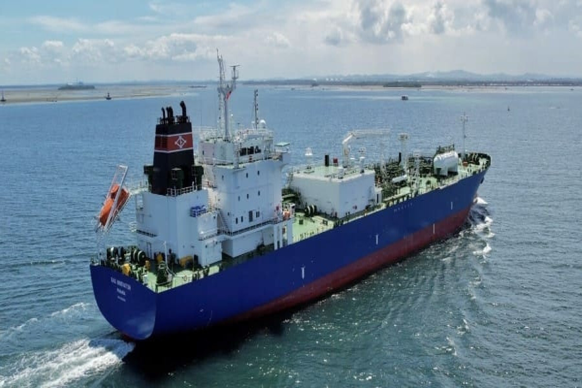 AB üç tanker elmasını Rus Gazer'e kaldırdı