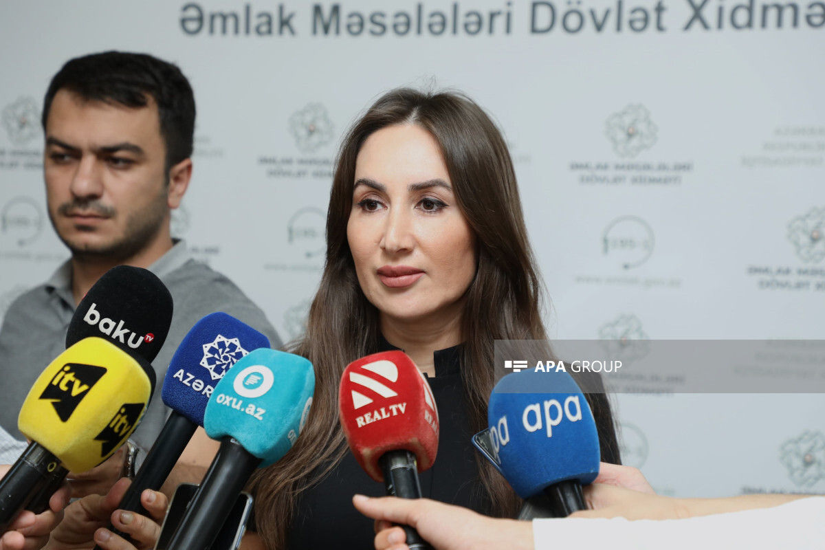 Absheron'daki tarım arazilerinde inşa edilmiş belgesel evler resmileştirilebilir