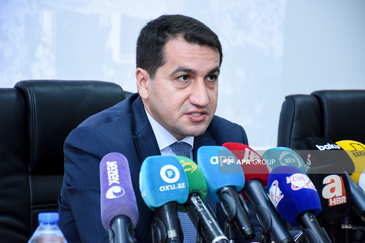 Hikmet Hajiyev: Azerbaycan Rusya'nın Azal'ın uçak kazası için sorumluluk almasını bekliyor