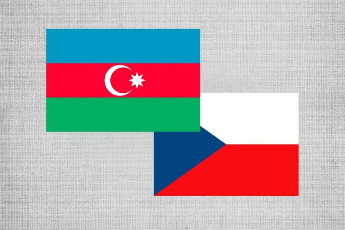 Azerbaycan Bakanları ve Sox Cumhuriyetçi Ütümler arasında bir telefon görüşmesi