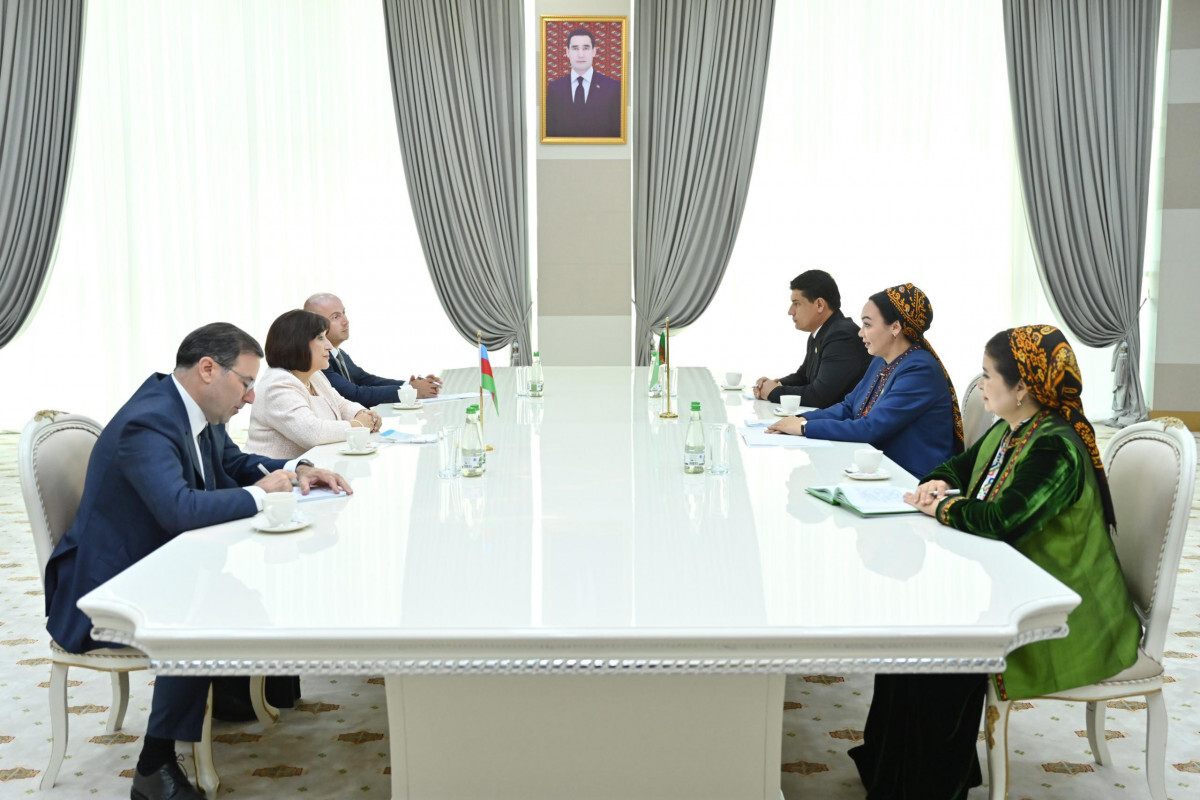 Sahiba Gafarova Türkmen Meclisi Başkanı ile bir araya geldi