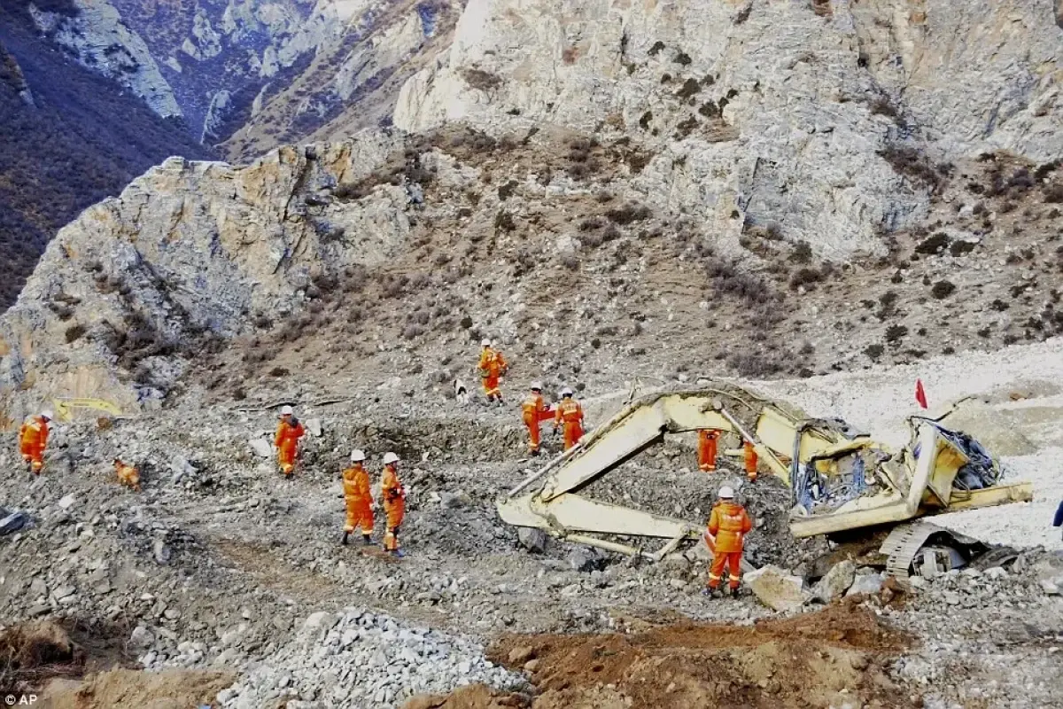 Boliva'da dip, heyelan sonuer 5 adam hayatını kaybetti