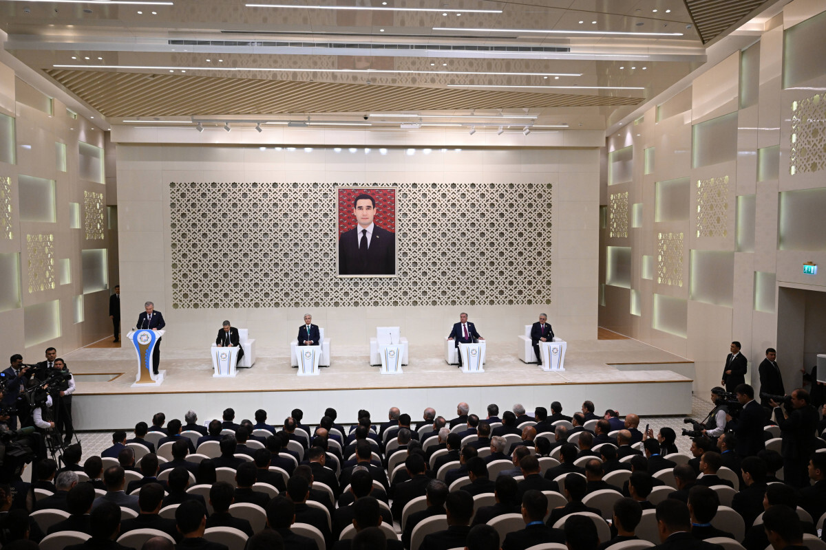 Ali Asadov, Orta Asya Devlet Başkanları Üretzare toplantısına bir hazırlık toplantısı katıldı