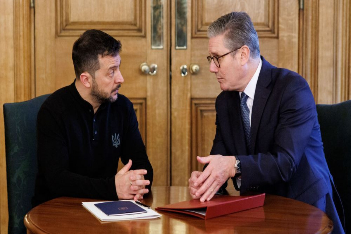 Zelensky ve Keir Starmer Rusya'ya karşı yaptırımları tartıştılar