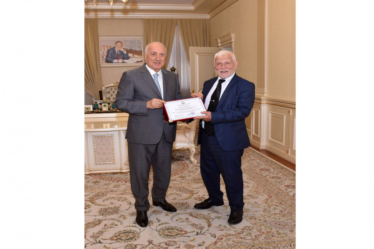 Zakir Farajov, Onursal Kararname ile kıdemli Judoka'ya ödül verdi