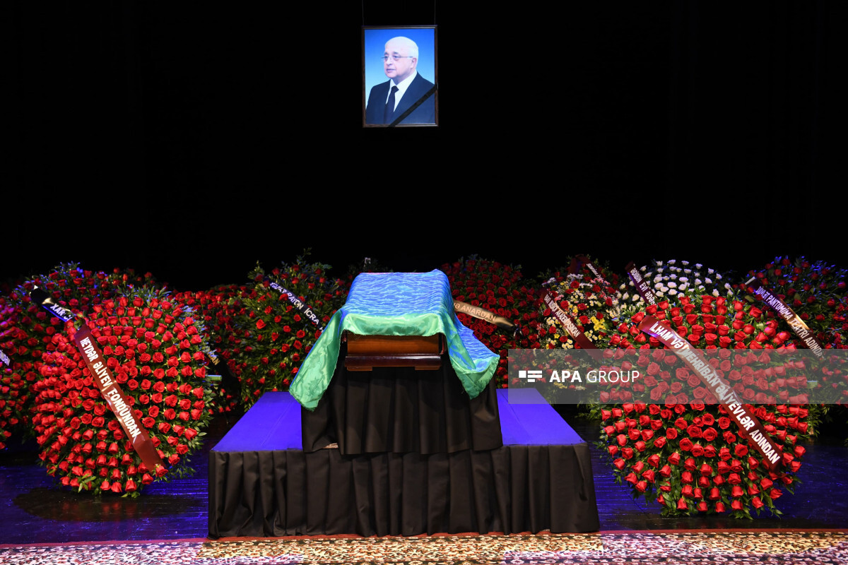 Halk Yazar Elchin Efendiyev'e Veda Tören Düzenleme - Fotoğraf - Video
