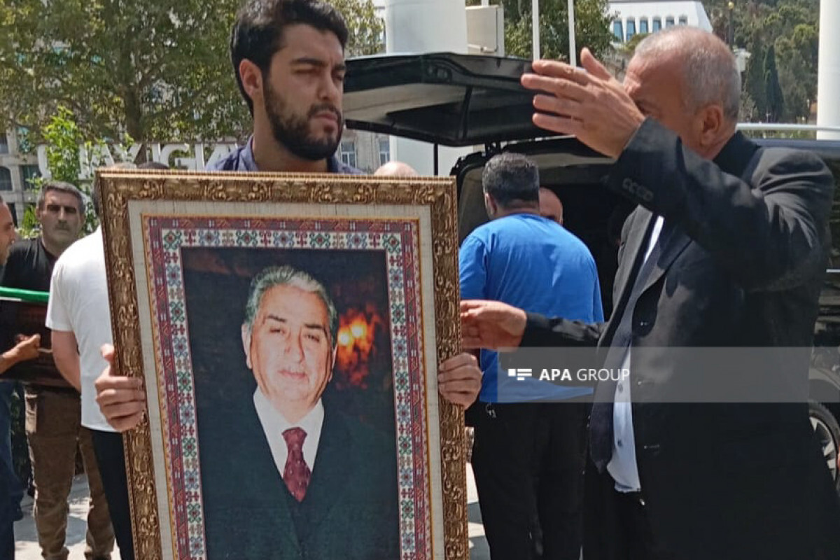 Halk sanatçısı Arif Babayev'in Cenaze töreni organize edildi - fotoğraf