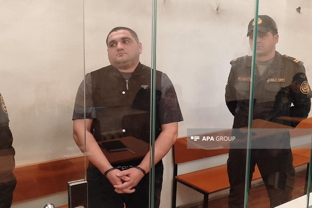 Bakü'deki kafede iki kişinin cinayetleri için gözaltına alınan kişinin cezası azaltıldı