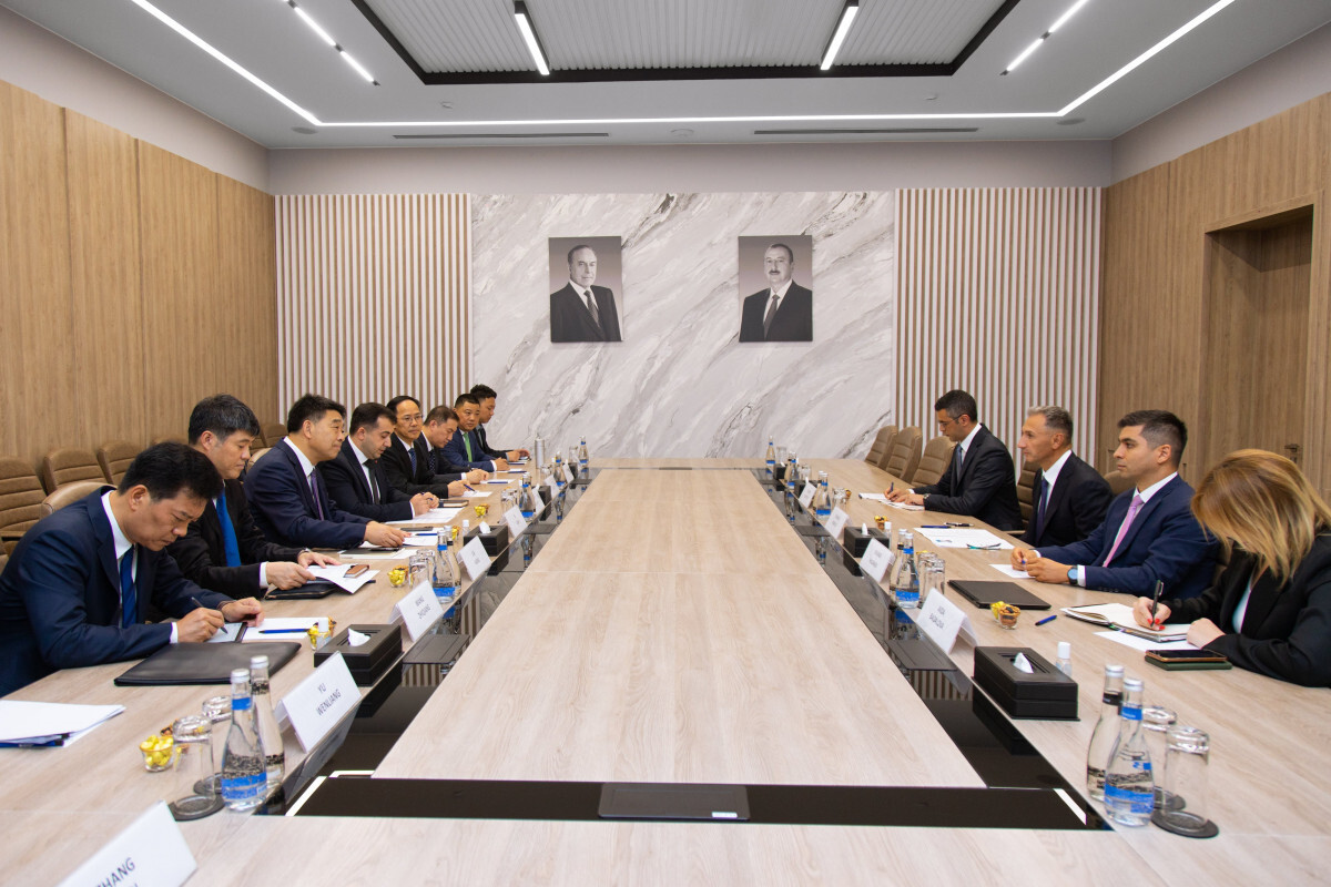 Azerbaycan'da Çin'in Ningbo Limanı, çalışma grubuyla işbirliği içinde oluşturulacak.