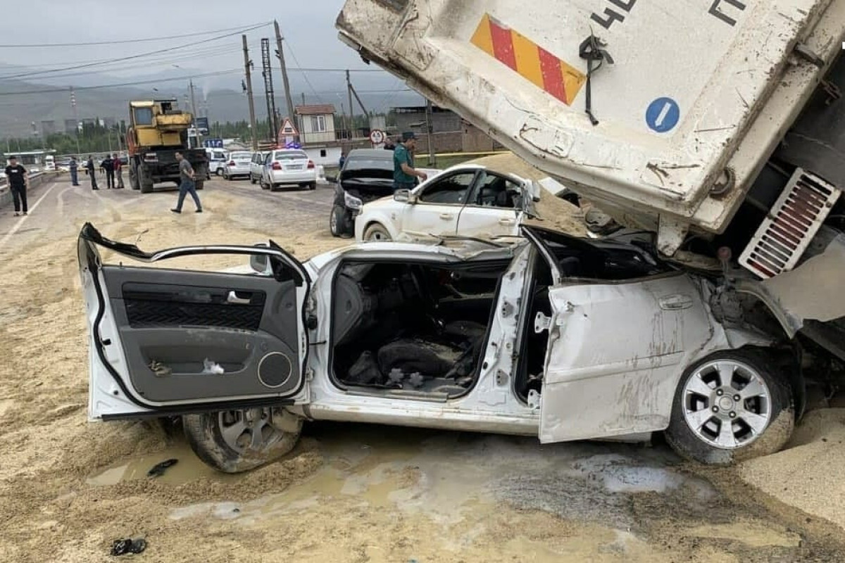 Özbekistan'da korkunç bir kaza 7 kişinin hayatına son verdi