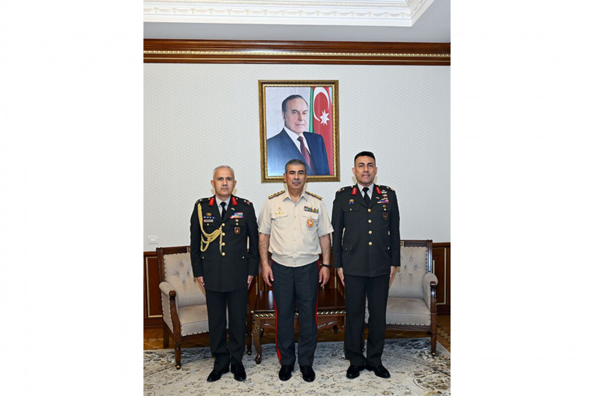 Zakir Hasanov yeni bir Türk askeri eki aldı